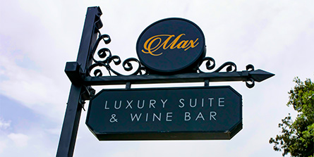 Max Luxury Suite & Wine Bar